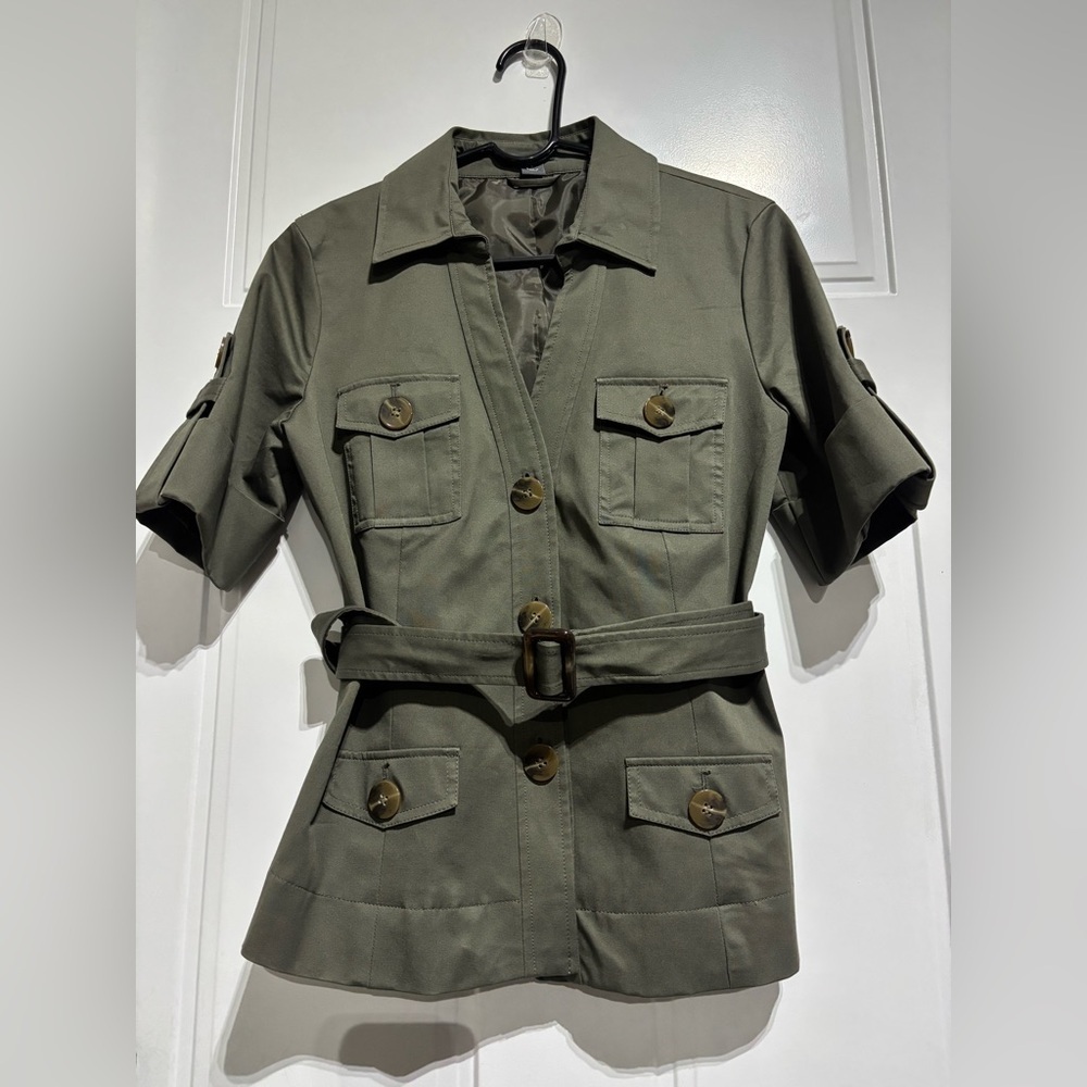 Kenneth Cole Reaction V-Neck,button down,collar,chest pocket,belted,short sleeve